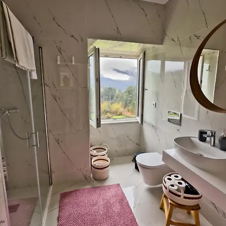 Coliving The Valley Portugal Countryside Retreat For Digital Nomads And Hiking Lovers - Private Bedrooms With Shared Bathrooms, Shared Kitchen, And Coworking Space Casa rural Vale de Cambra