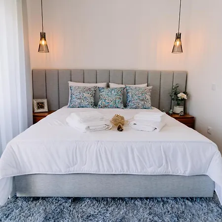 Casa rural Coliving The Valley Portugal Countryside Retreat For Digital Nomads And Hiking Lovers - Private Bedrooms With Shared Bathrooms, Shared Kitchen, And Coworking Space *