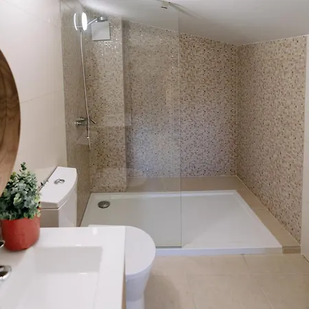 Coliving The Valley Portugal Countryside Retreat For Digital Nomads And Hiking Lovers - Private Bedrooms With Shared Bathrooms, Shared Kitchen, And Coworking Space Casa rural Vale de Cambra