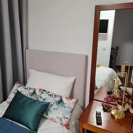 Coliving The Valley Portugal Countryside Retreat For Digital Nomads And Hiking Lovers - Private Bedrooms With Shared Bathrooms, Shared Kitchen, And Coworking Space Casa rural