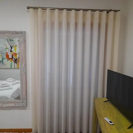 Casa rural Coliving The Valley Portugal Countryside Retreat For Digital Nomads And Hiking Lovers - Private Bedrooms With Shared Bathrooms, Shared Kitchen, And Coworking Space Vale de Cambra