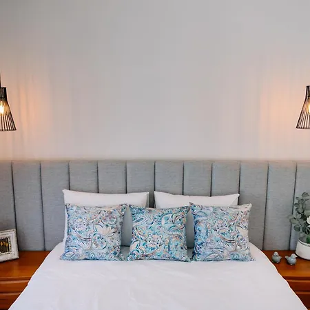 Coliving The Valley Portugal Countryside Retreat For Digital Nomads And Hiking Lovers - Private Bedrooms With Shared Bathrooms, Shared Kitchen, And Coworking Space *