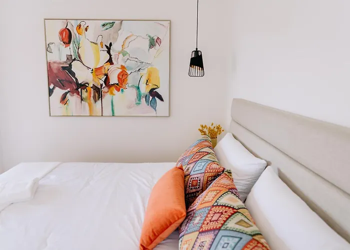 Coliving The Valley Portugal Countryside Retreat For Digital Nomads And Remote Workers Landsted *